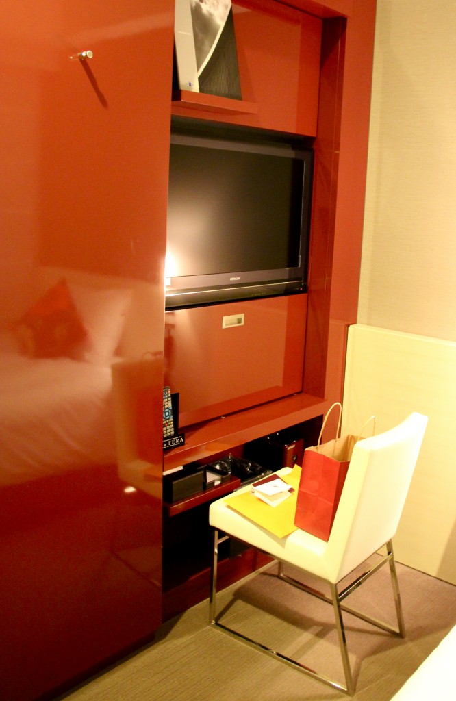 all rooms come with a flat screen TV and free internet connection