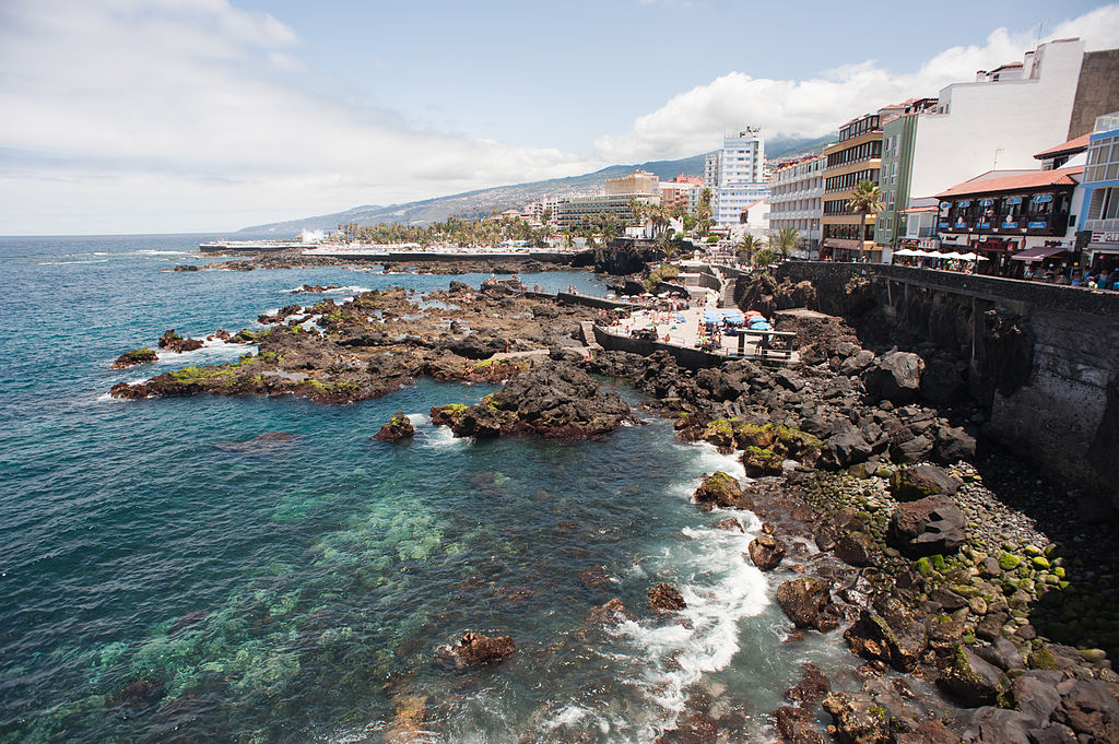 View_of_Puerto_de_la_Cruz_coast._Tenerife,_Canary_Islands,_Spain,_Southwestern_Europe-2
