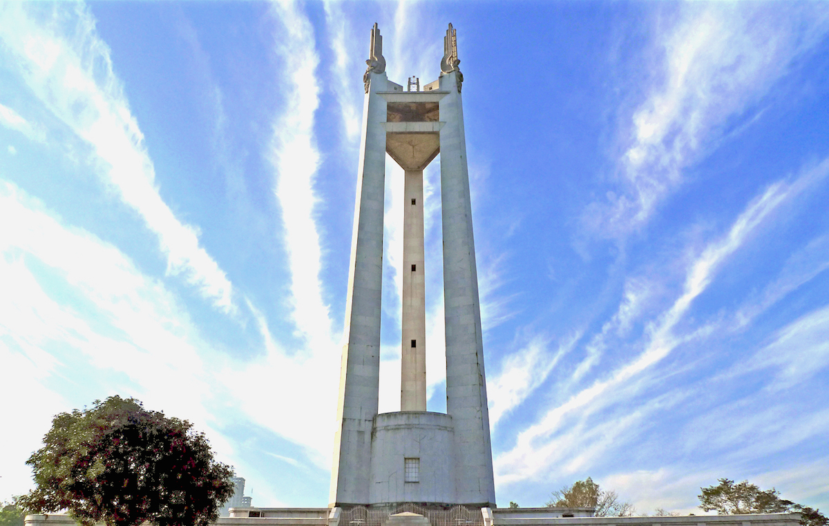 pinaytraveller_reasons_to_love_QC_quezon_city_circle_monument